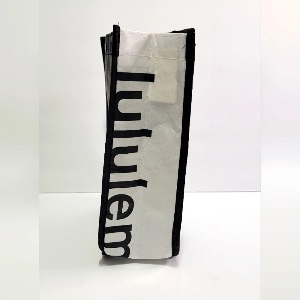 Lululemon Black and White Reusable Small Tote Bag - Picture 6 of 6